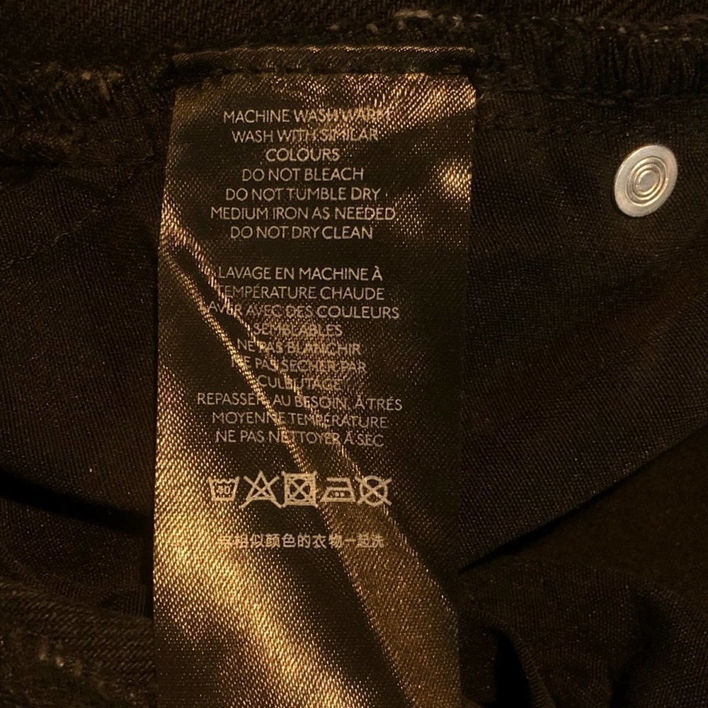 bdg Mom Destroyed Jean – Black Size 26 EUC - Picture 8 of 9